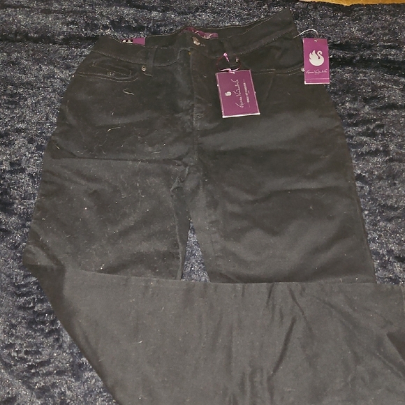 Gloria Vanderbilt Black Stretchy Jeans - Picture 1 of 5